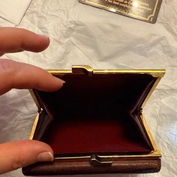 Pre-Loved Cartier Les Must Line burgundy Leather Wallet with KISS Lock Coin - Picture 14 of 16